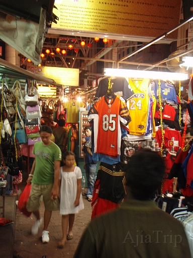 KL ChinaTown.JPG - �o�b�^�V��������